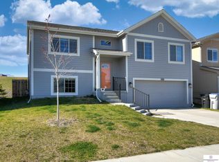 8722 Sunrise St, Omaha, NE 68122