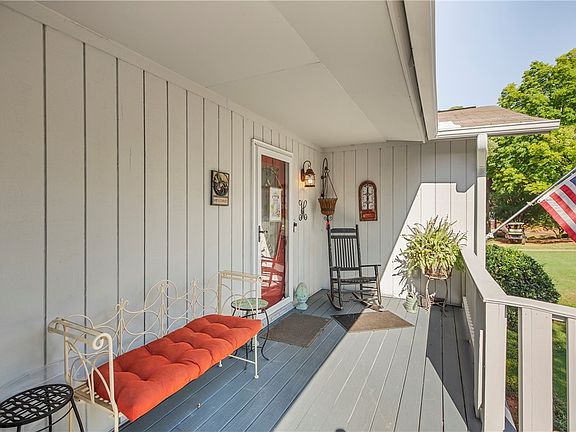 4th image of 16 Hartwell Villas