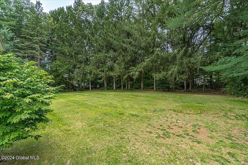 4th image of 29 Pinehurst Drive