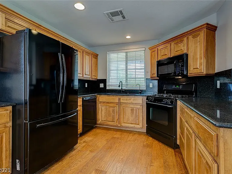 2677 Begonia Valley Ave — Photo 25