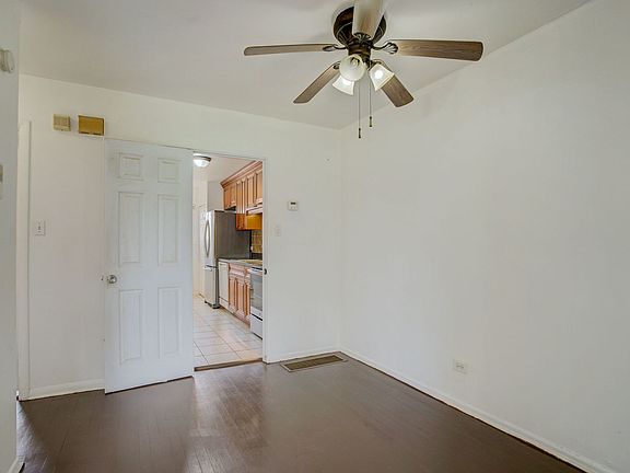 5th image of 17W710 Kirkland Ln