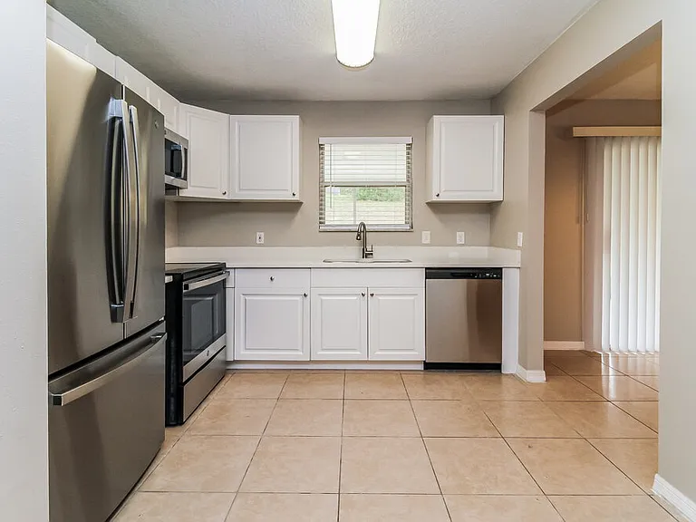 301 Morningview Dr — Photo 7