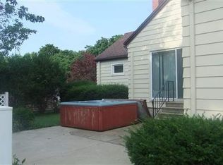 624 S Division St, Chenoa, IL 61726