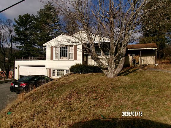 3rd image of 2000 Whitethorn Street Ext