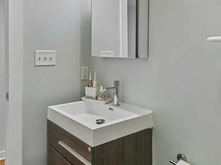 1124 N 3rd St #2 — Photo 12