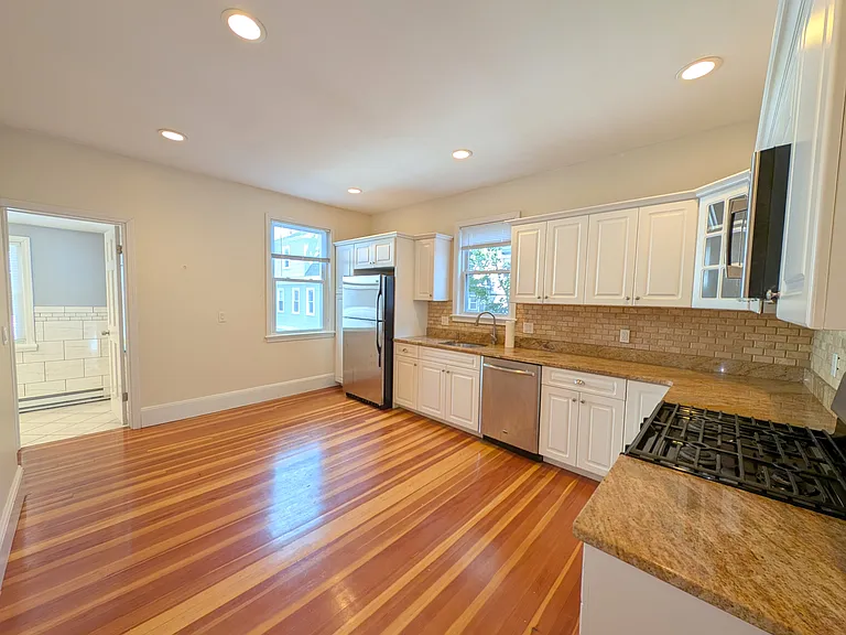 179 College Ave #2 — Photo 3