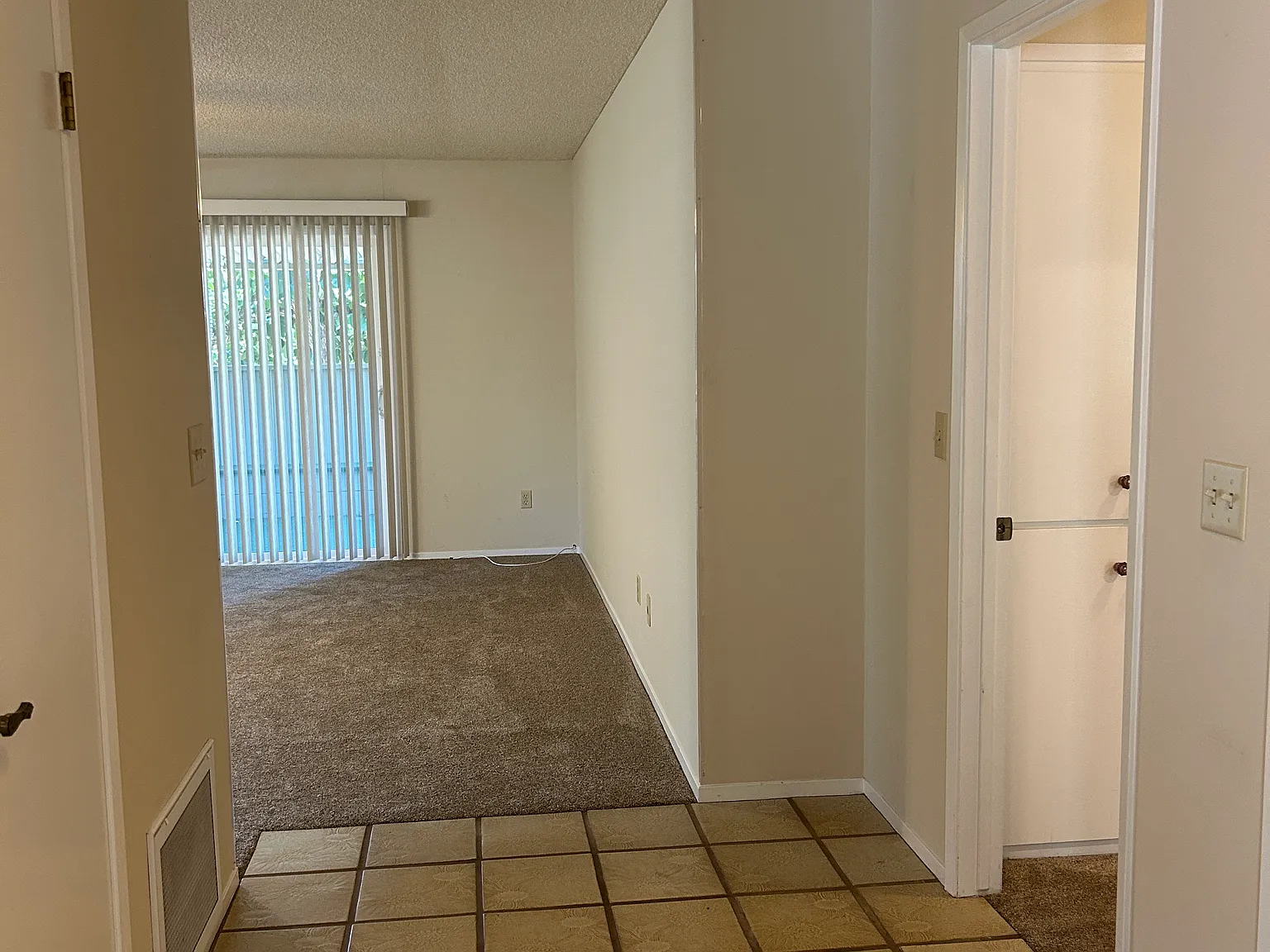 2 bed, 1172 sqft, $2,800 — Photo 3