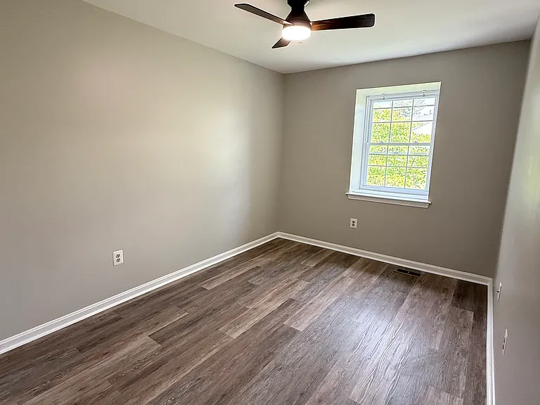 39 Chesthill Ct — Photo 7