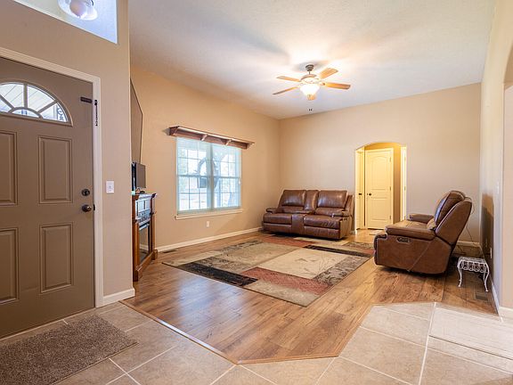 5th image of 16258 Lawrence 1241