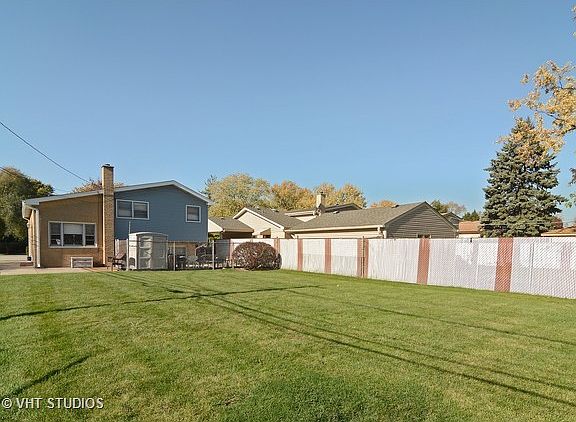 2nd image of 2591 Parkwood Ln
