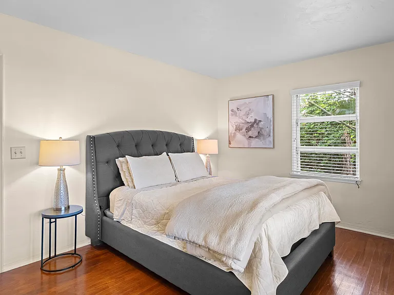 15 N Swinton Cir — Photo 18
