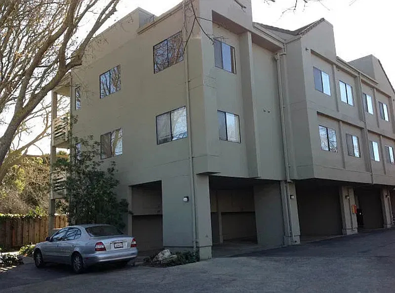 250 River St #402