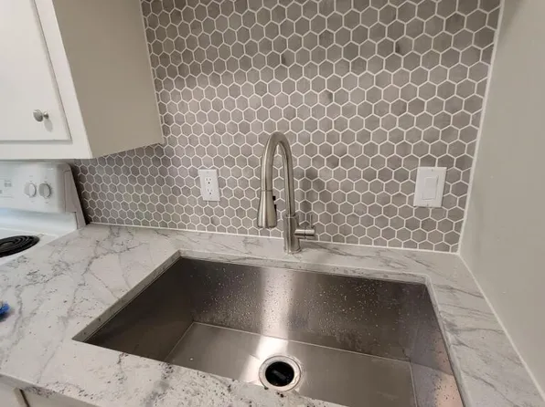 204 N 6th St, Midlothian, TX 76065