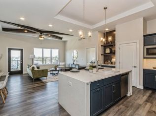 1953 1st Ave SE #502, Cedar Rapids, IA 52403