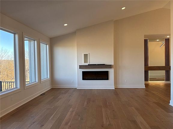 3rd image of 7551 NW Gower Ave