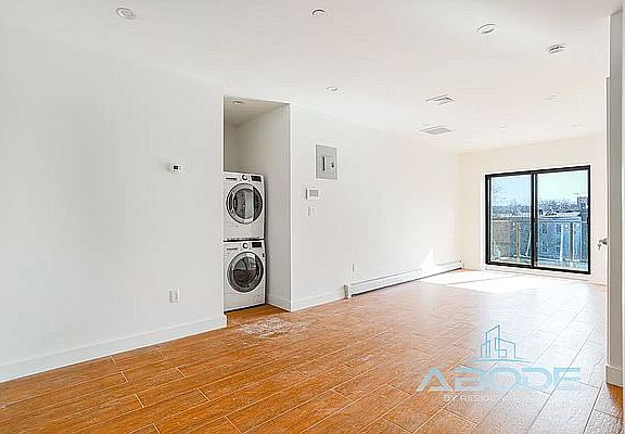 2nd image of 1223 Putman Ave #2R
