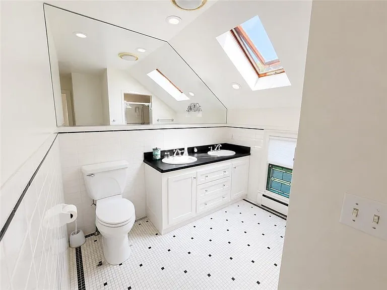 41 Calvert Pl — Photo 15