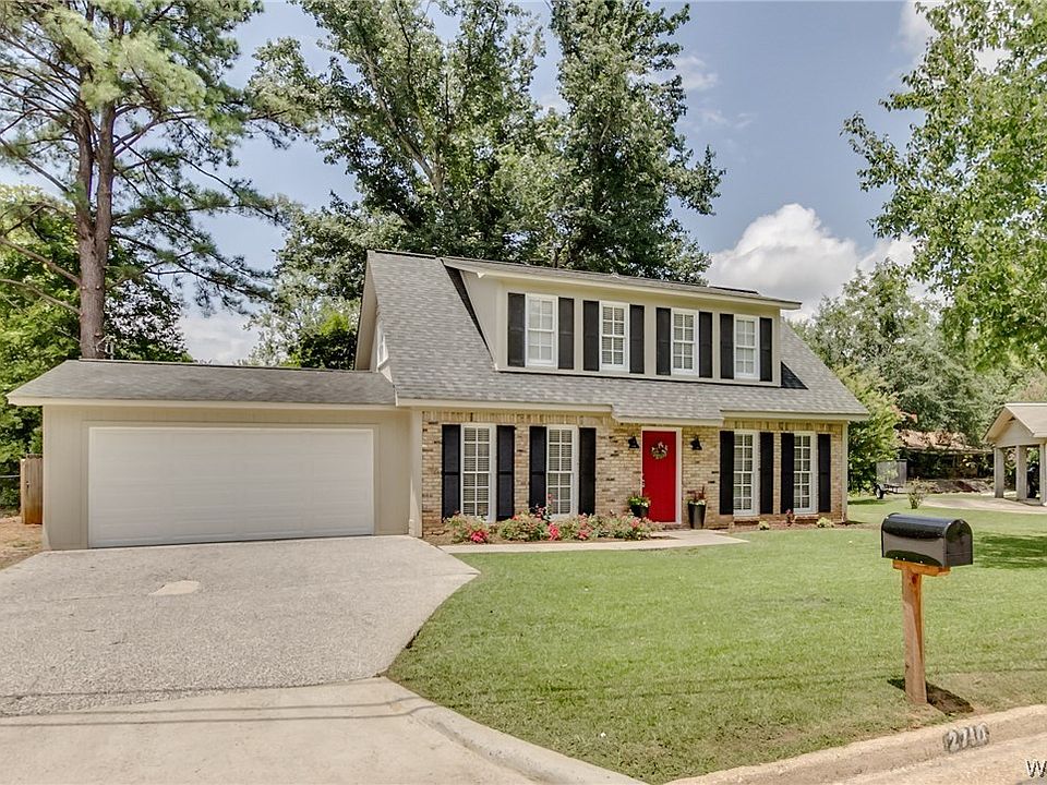 1st image of 2710 Camellia Dr
