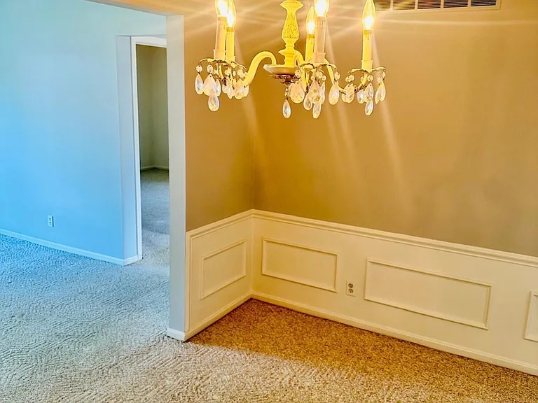4225 Chester Dr — Photo 6