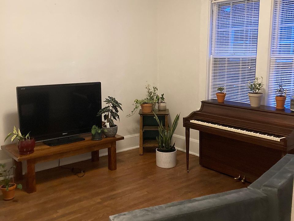 1st image of 401 S Mendenhall St #410
