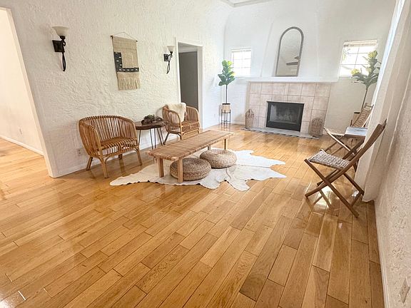3rd image of 1819 N Berendo St