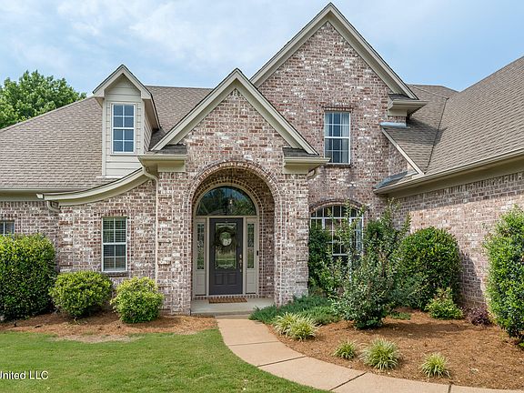 2nd image of 1480 Lindsey Ln