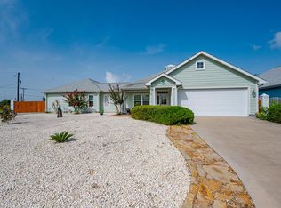 2713 Lakeview Dr, Rockport, TX 78382