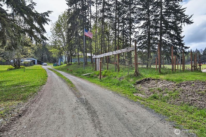 5th image of 91 W Goforth Road