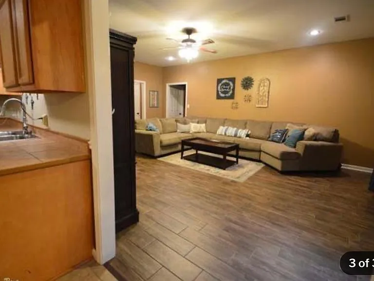 351 Meadow Creek Dr — Photo 6