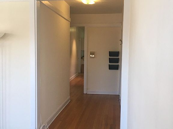 3rd image of 6259-57 N Lakewood Ave #1
