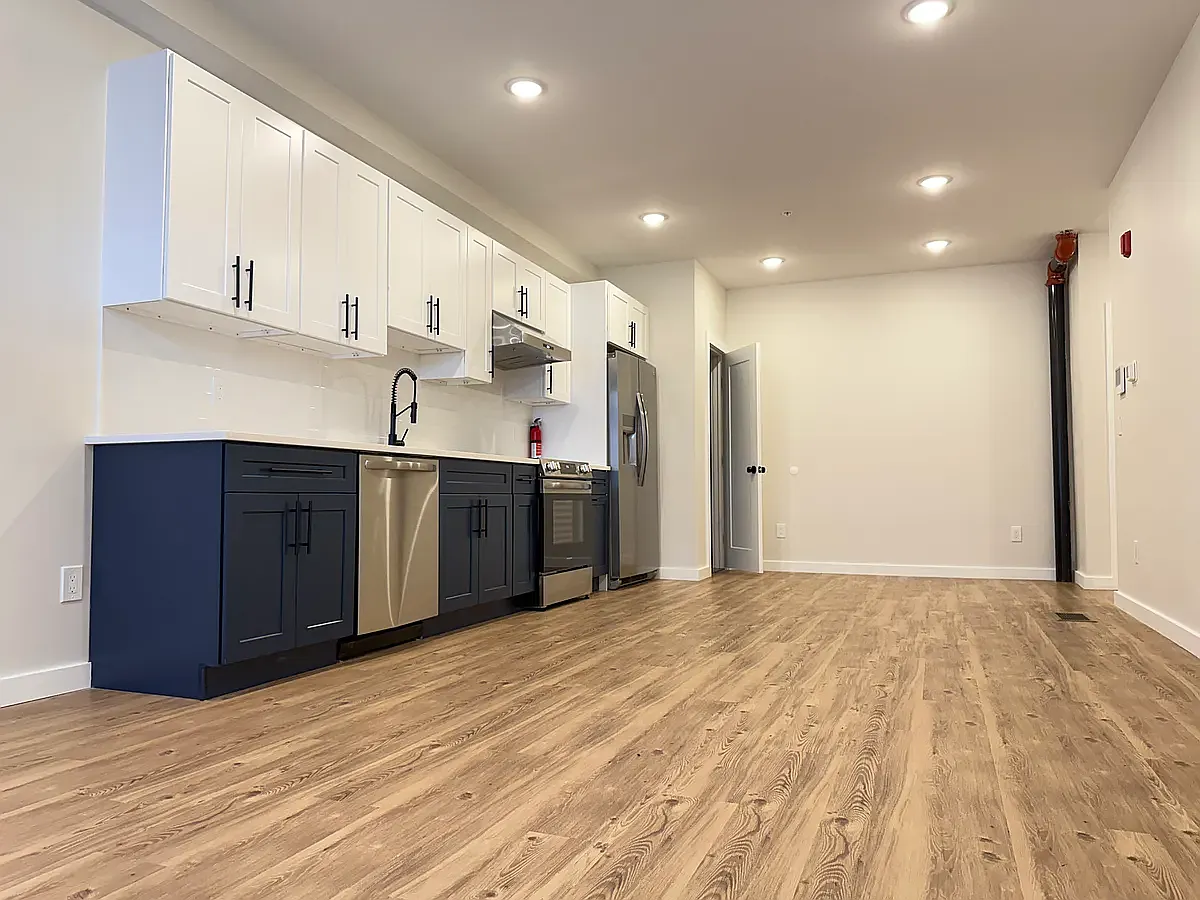 1 bed, 1.5 bath, 650 sqft, $1,650 — Photo 2