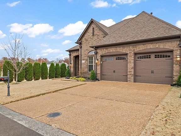 3rd image of 8571 Woodland Rose Cir S