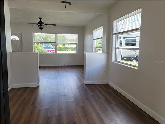 3rd image of 520 N Barrow Ave