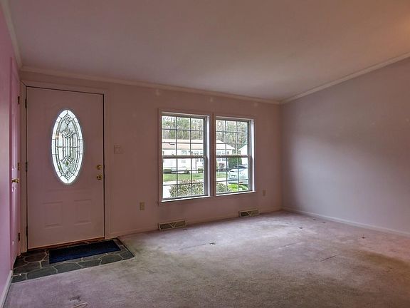 3rd image of 79 Trailwood Dr