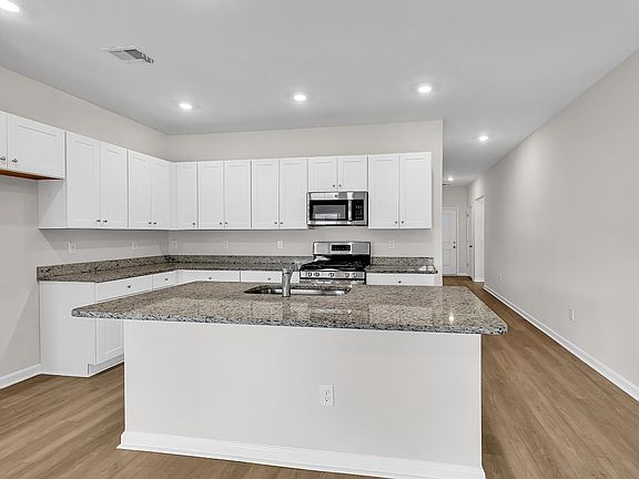 5th image of 719 Colt Ct.