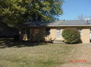 3460 E Orchard Dr, Decatur, IL 62521