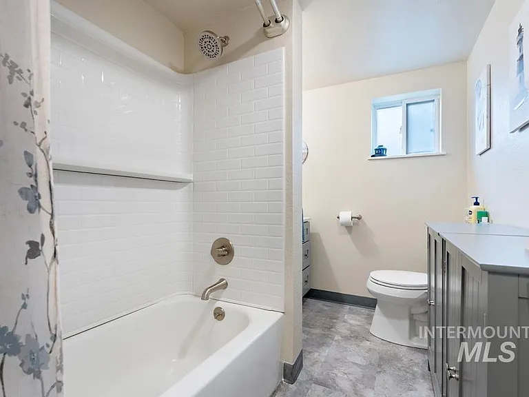 1015 E Park St — Photo 10