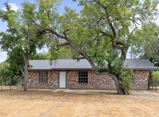 110 County Road 217, Three Rivers, TX 78071