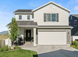1706 W Parkview Dr, Syracuse, UT 84075