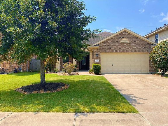 2nd image of 27519 Gracefield Ln