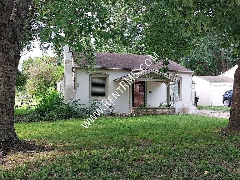 3101 SW Dorr St — Photo 2