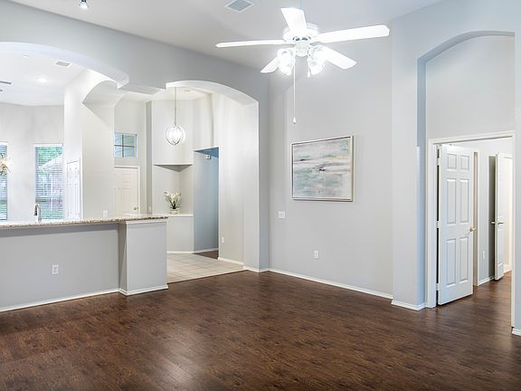 Living | Snack Bar | Kitchen