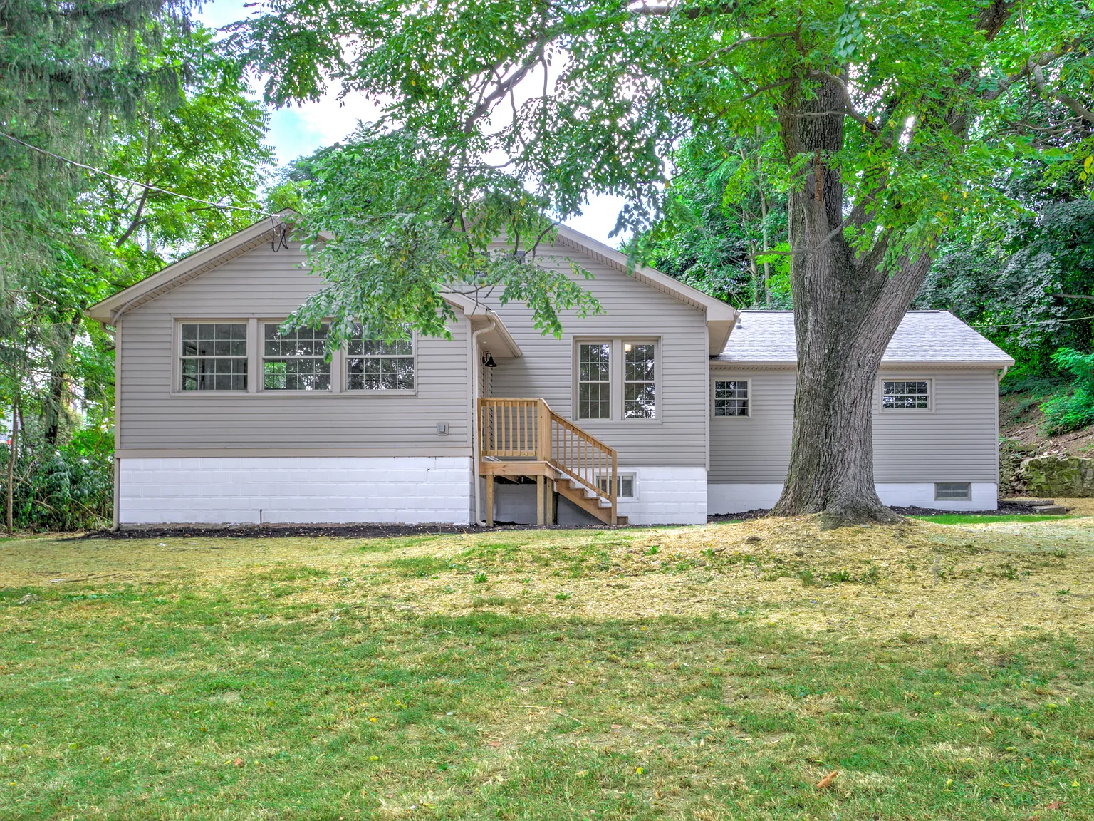 2560 Iron Springs Road - 1 — Photo 2
