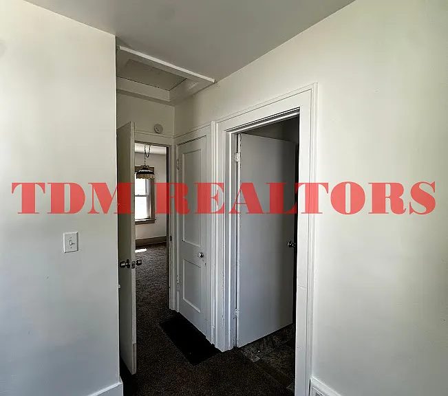 2534 Tiffin St — Photo 12