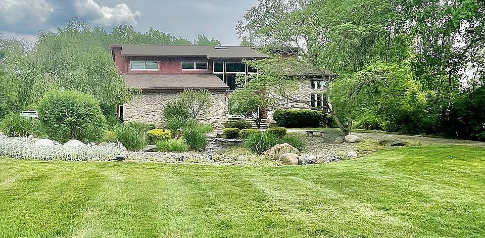 1st image of 2569 Snowberry Ln