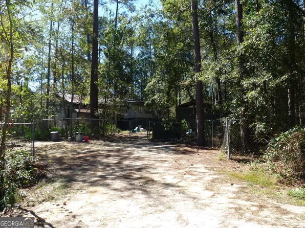 352 Riverside Dr, Claxton, GA 30417