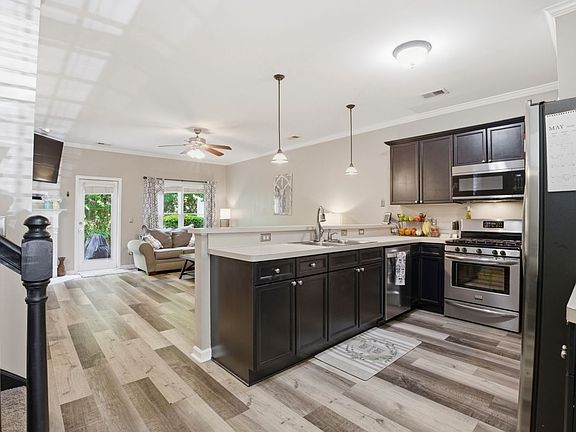 4th image of 109 Red Barn Ln