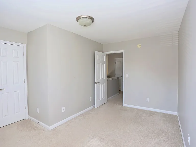 915 Cinnamon Dr — Photo 21