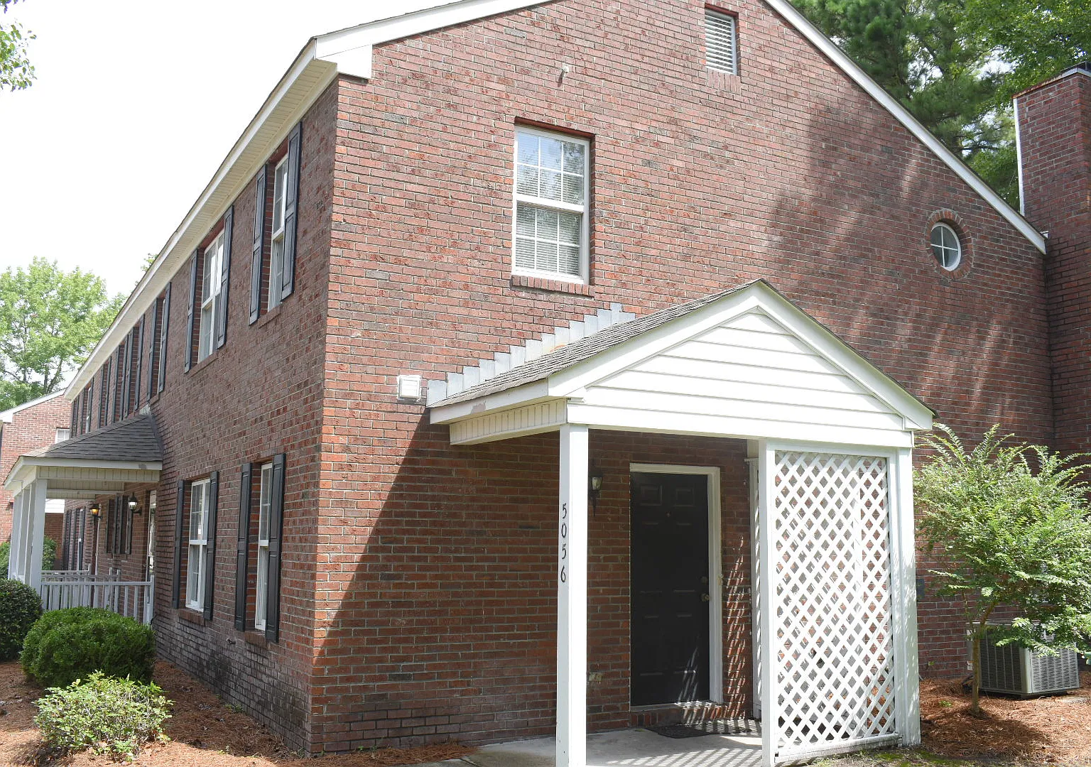 3 bed, 1300 sqft, $1,750 — Photo 2