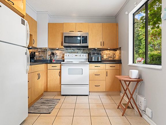 4th image of 5351 200th St #11